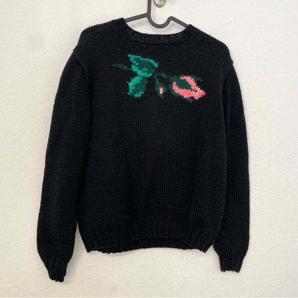 Vintage- black hand knit pink rose sweater- s/m - Picture 14 of 15